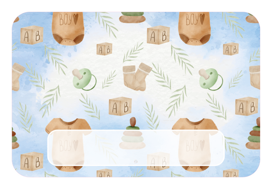 Naambordje "Boy" met blauwe wolken en baby-elementen