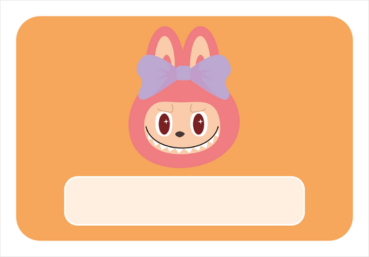 Naambordje knuffel – vrolijke oranje basis met roze figuurtje