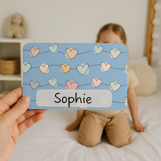 Naambord kinderkamer met hartjes –  21x14 cm – Blauw